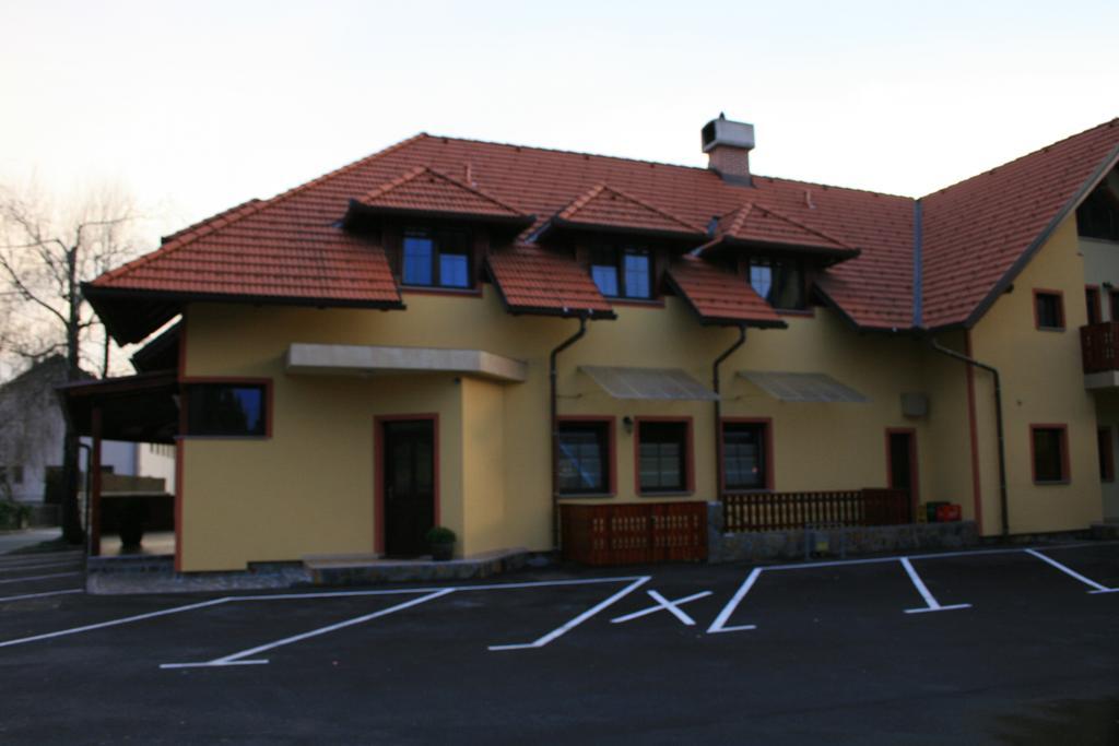 Guest House Klub Kovac Naklo Ngoại thất bức ảnh
